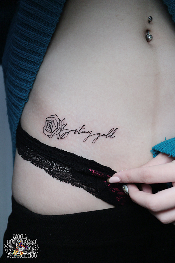 名古屋　タトゥー　女性